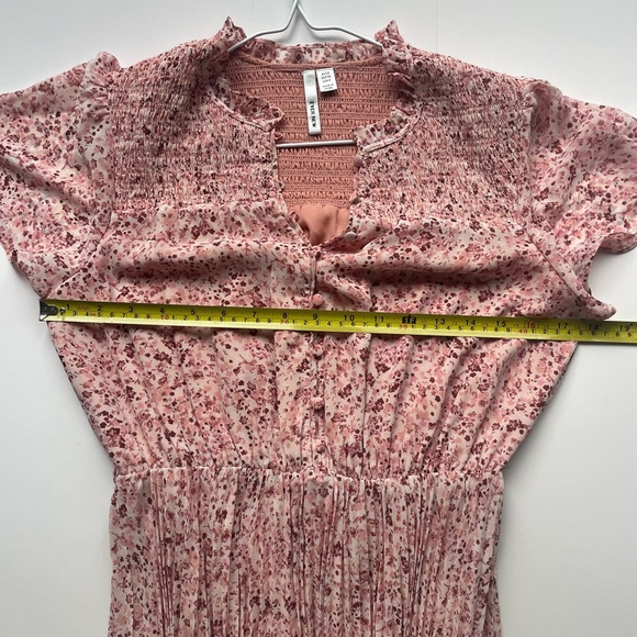 Forever New Pink Floral A-Line pleated dress - Picture 3 of 11